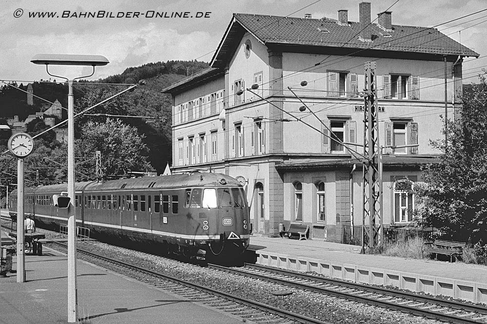 456 101 im August 1985 im Bahnhof Hirschhorn.