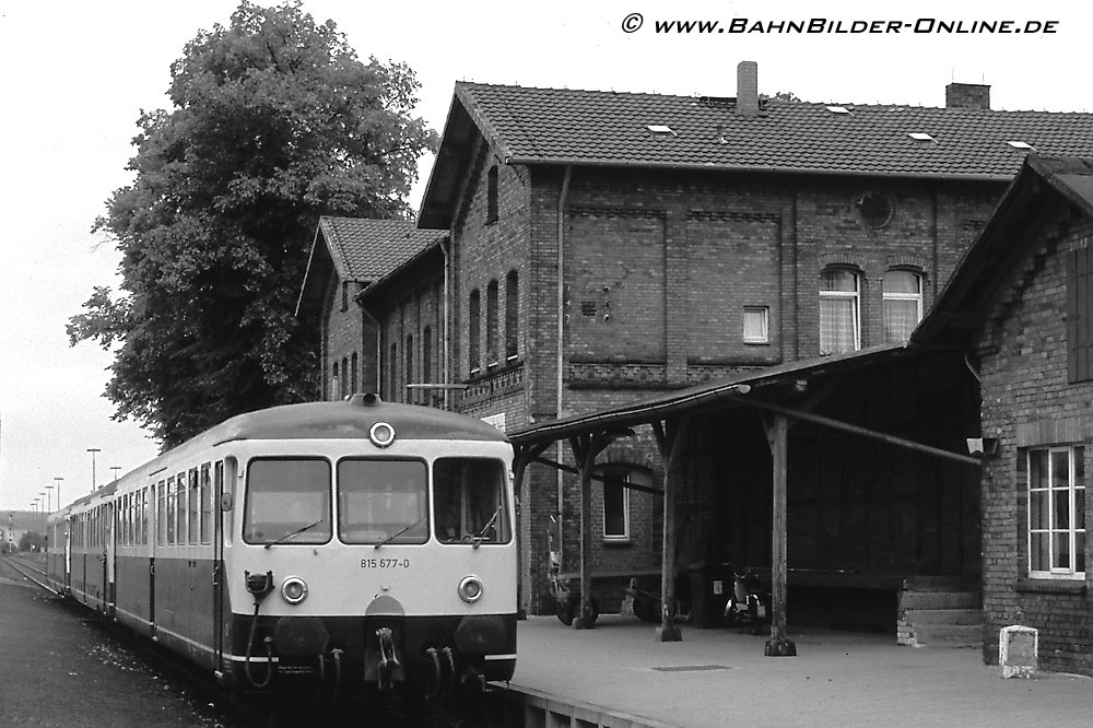 815 677 im Juni 1988 im Bf. Osterode.