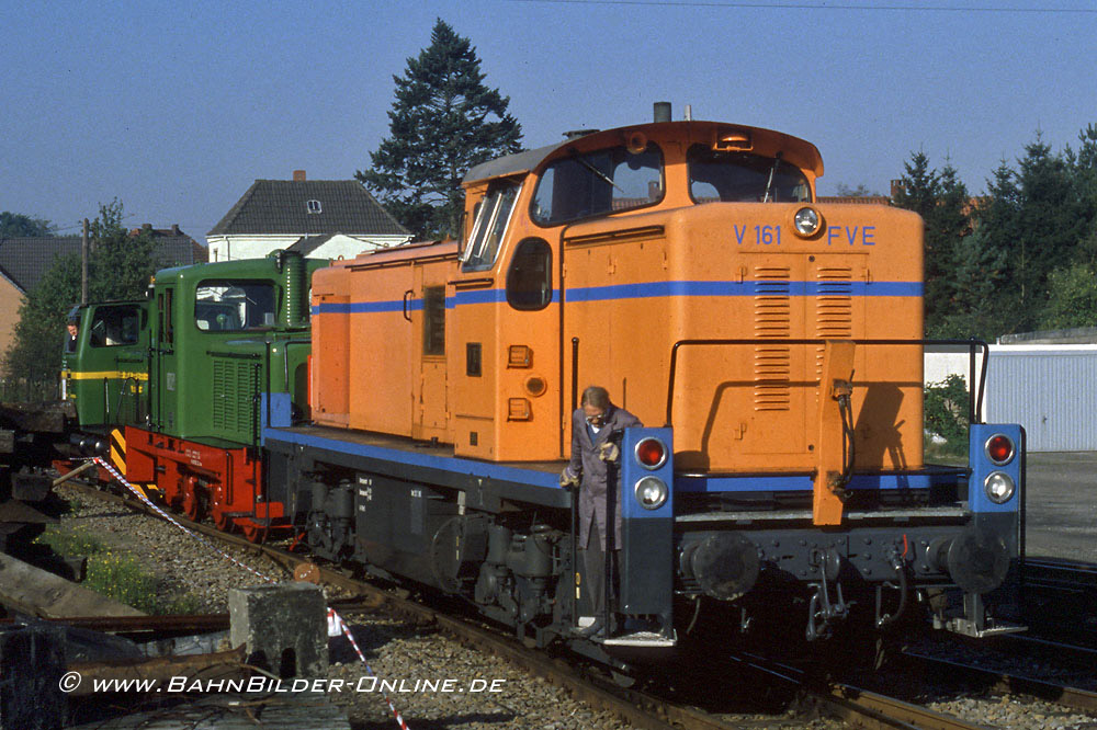 V 161, Farge